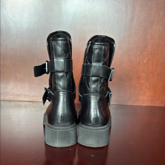 Kurt Geiger Black Combat Boots with Quilted Design - Picture 5 of 6